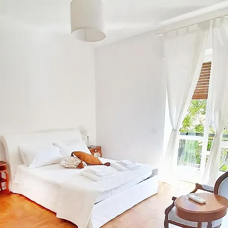 Elicriso Suites 招待所