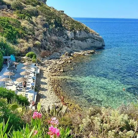 Pensjonat Elicriso Suites 3*