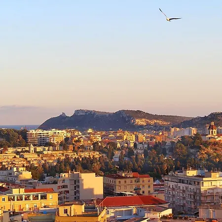 Elicriso Suites Gæstehus 4*